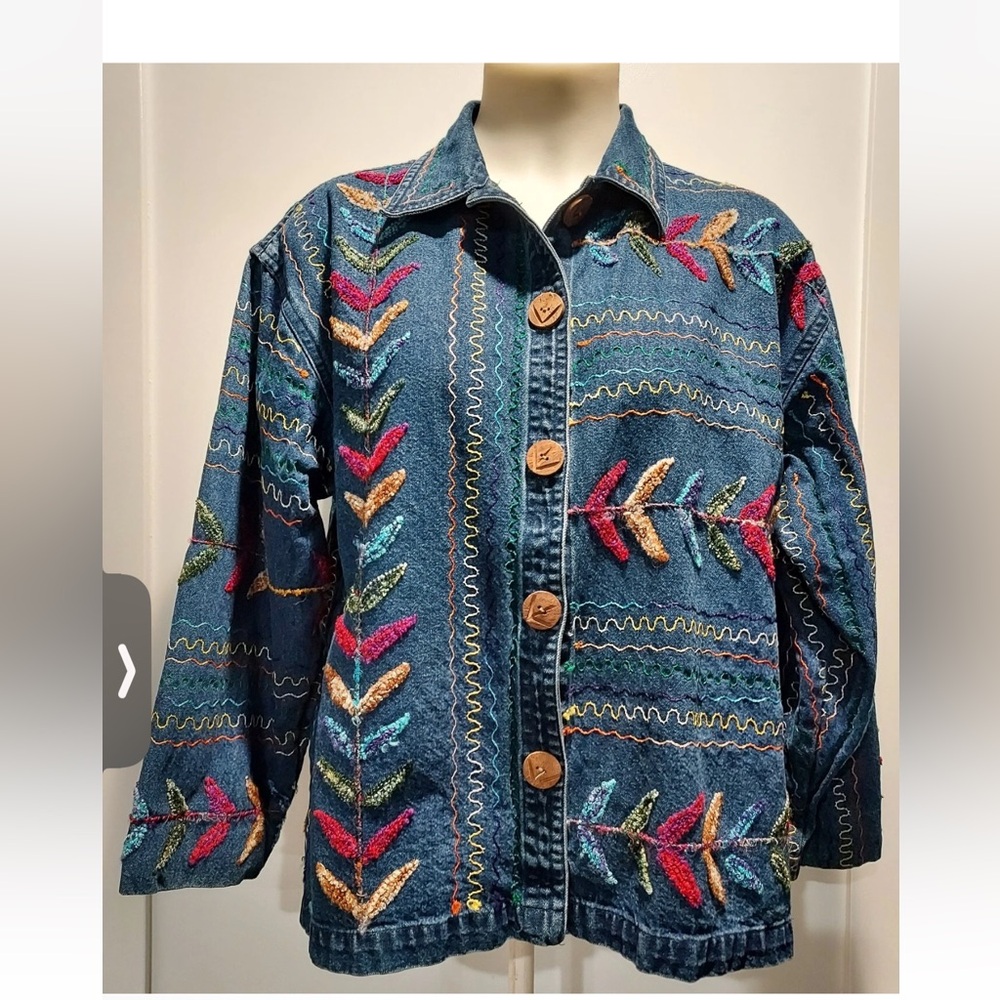 Vintage Chunky Embroidered Cotton Button-Up Light Denim Long Sleeve Jacket M / L